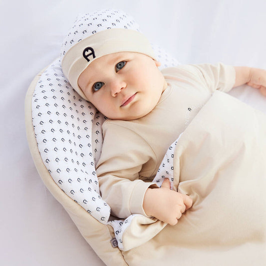 AIGNER Unisex Beige & White Logo Baby Nest